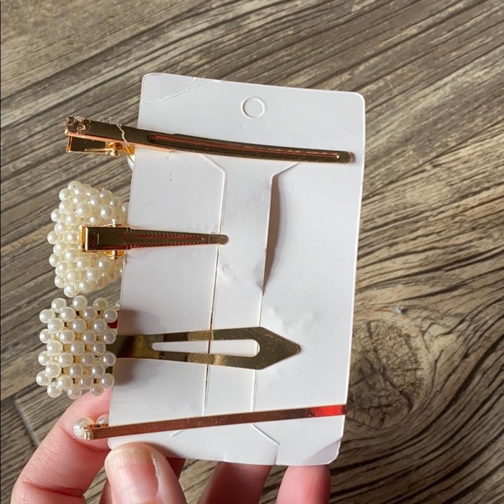 Hair accessory pearly hair clips - Picture 2 of 4